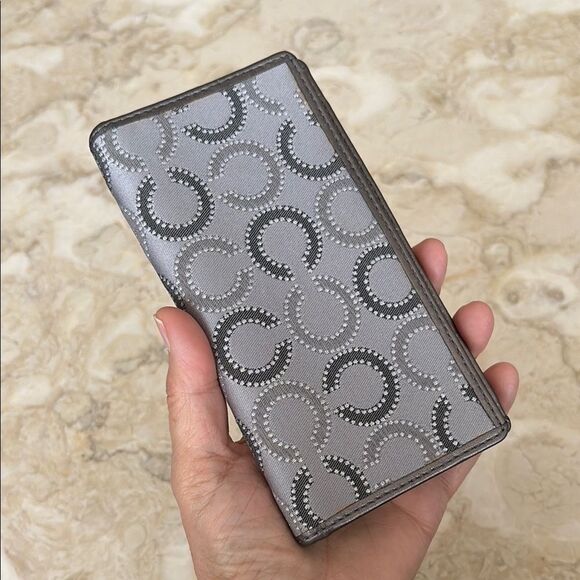 Coach Grey & Silver Monogram Jacquard & Grey Leather Chequebook Cover - Picture 2 of 9